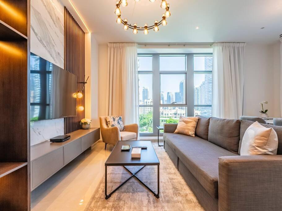 Modern Downtown Escape 1bedroom With Upscale Comfort Дубай