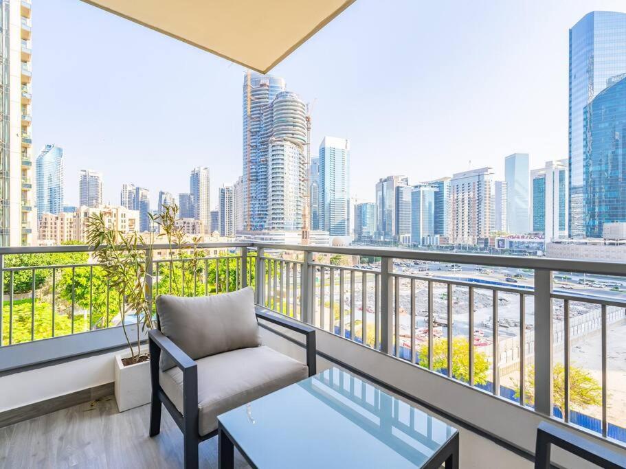 Modern Downtown Escape 1bedroom With Upscale Comfort Dubaï