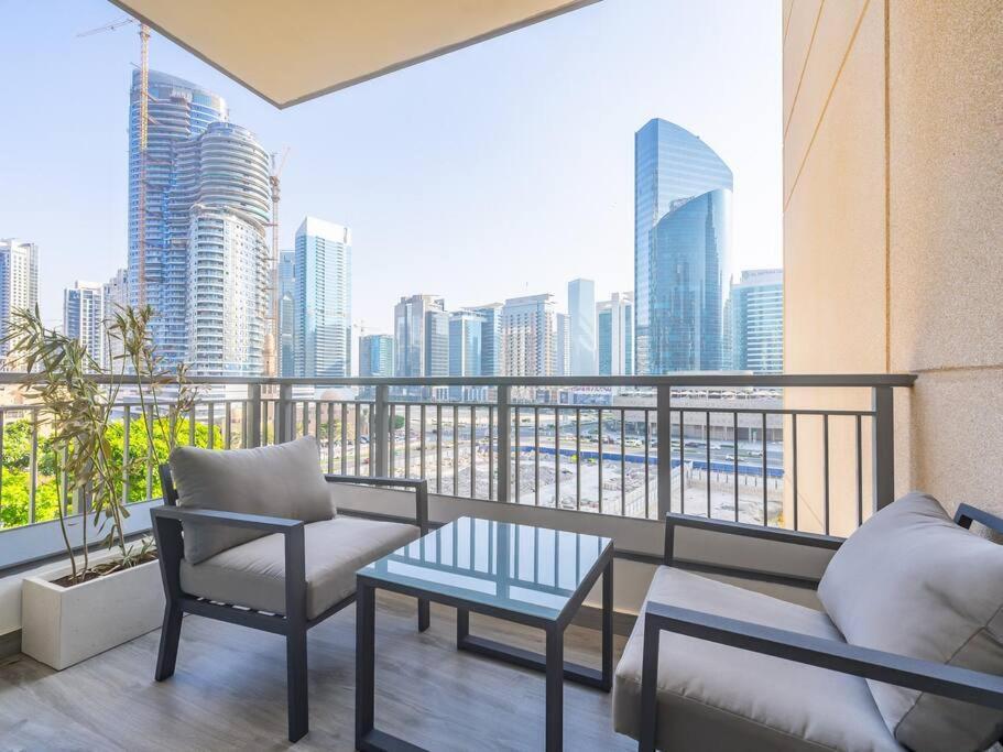 Appartement Modern Downtown Escape 1bedroom With Upscale Comfort Dubaï