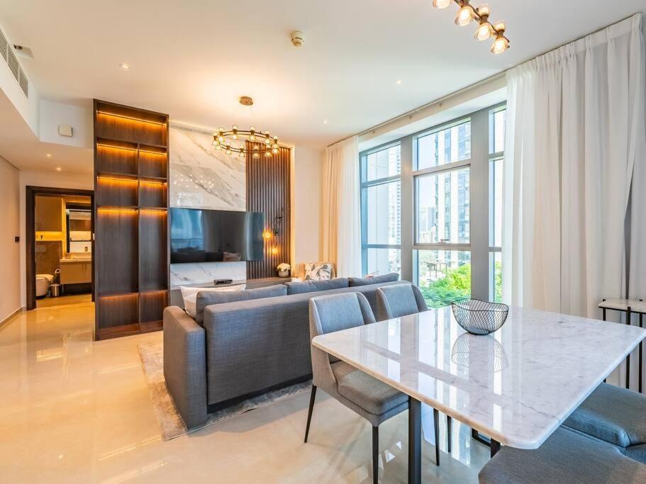 Modern Downtown Escape 1bedroom With Upscale Comfort Dubaï